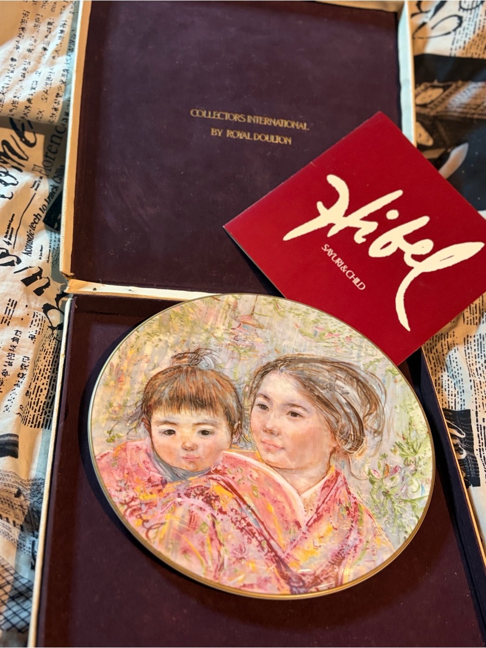 Edna Hibel "Sayuri and Child" vintage Plate Rare  -